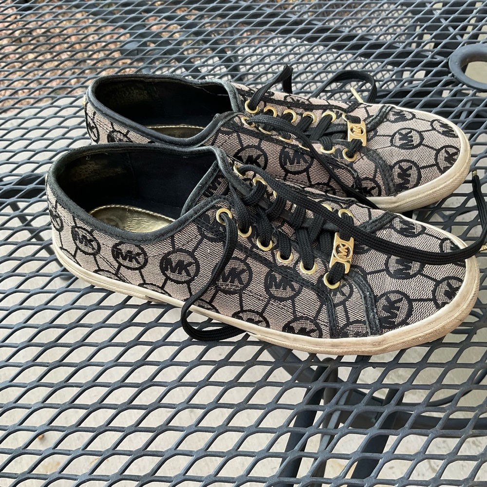 Michael Kors MK Monogram Logo Canvas Lace-Up Sneakers – Black/Gray – Size 8